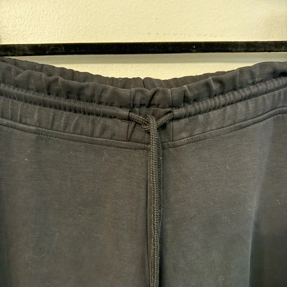 Athleta Cropped Sweats | XL | Black - Picture 7 of 7